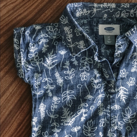 3/20$ ⭐️ Girls Floral Chambray Tunic - 2T - Picture 2 of 3